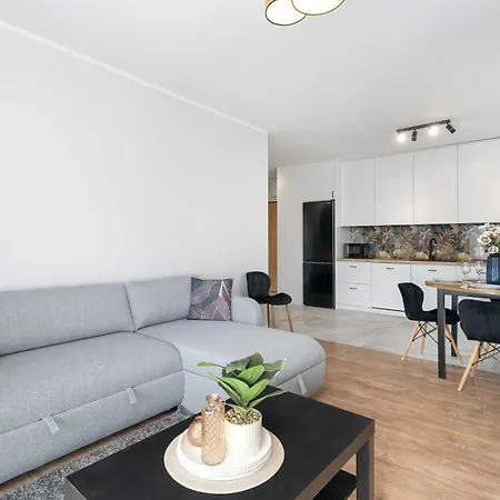 Spacious Family With A Balcony And Parking By Renters * Wrocław