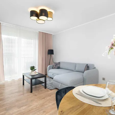 Spacious Family With A Balcony And Parking By Renters Apartman