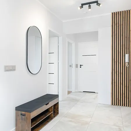 Spacious Family With A Balcony And Parking By Renters Apartman *