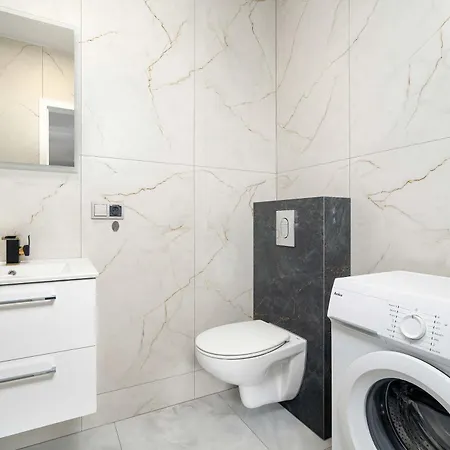 Spacious Family With A Balcony And Parking By Renters Daire *