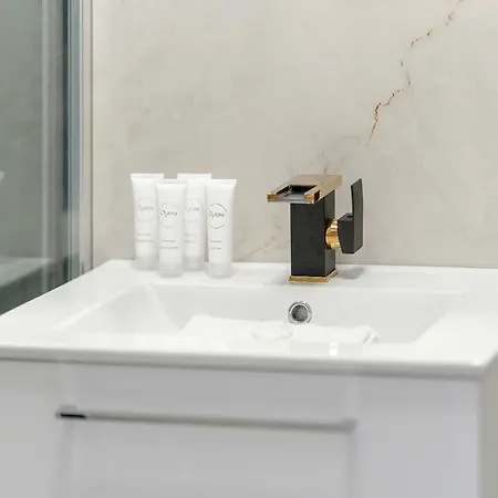 Spacious Family With A Balcony And Parking By Renters Apartman Wrocław